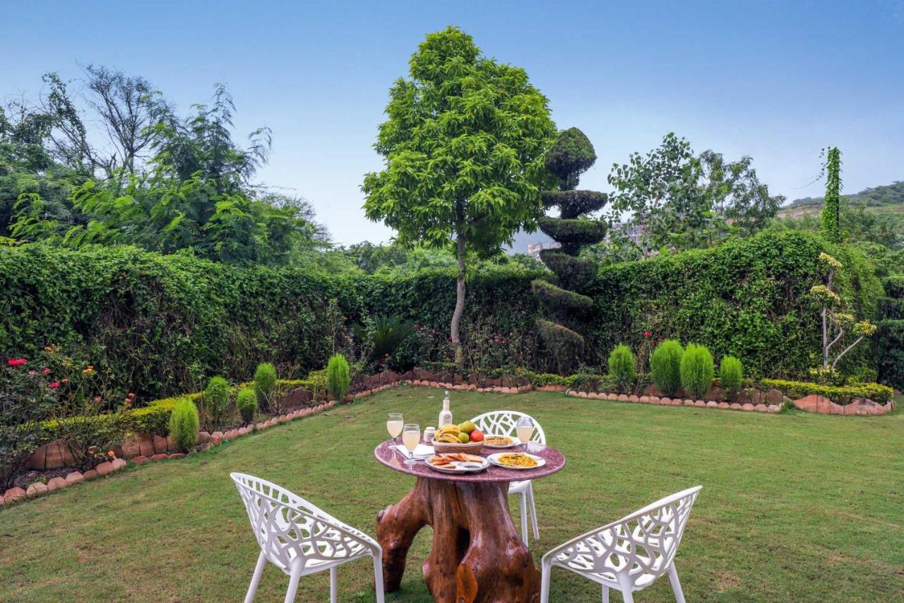 Stayvista'S Prakriti Farms With Outdoor Pool, Complimentary Breakfast And Hi-Tea Udaipur Exterior foto